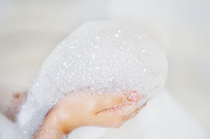 чи корисна піна для ванни для шкіри чи корисна піна для ванни для шкіри